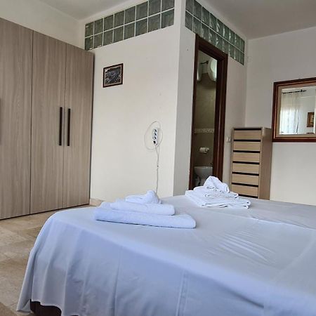 Em Holiday Apartment Quartu Sant'Elena Ngoại thất bức ảnh