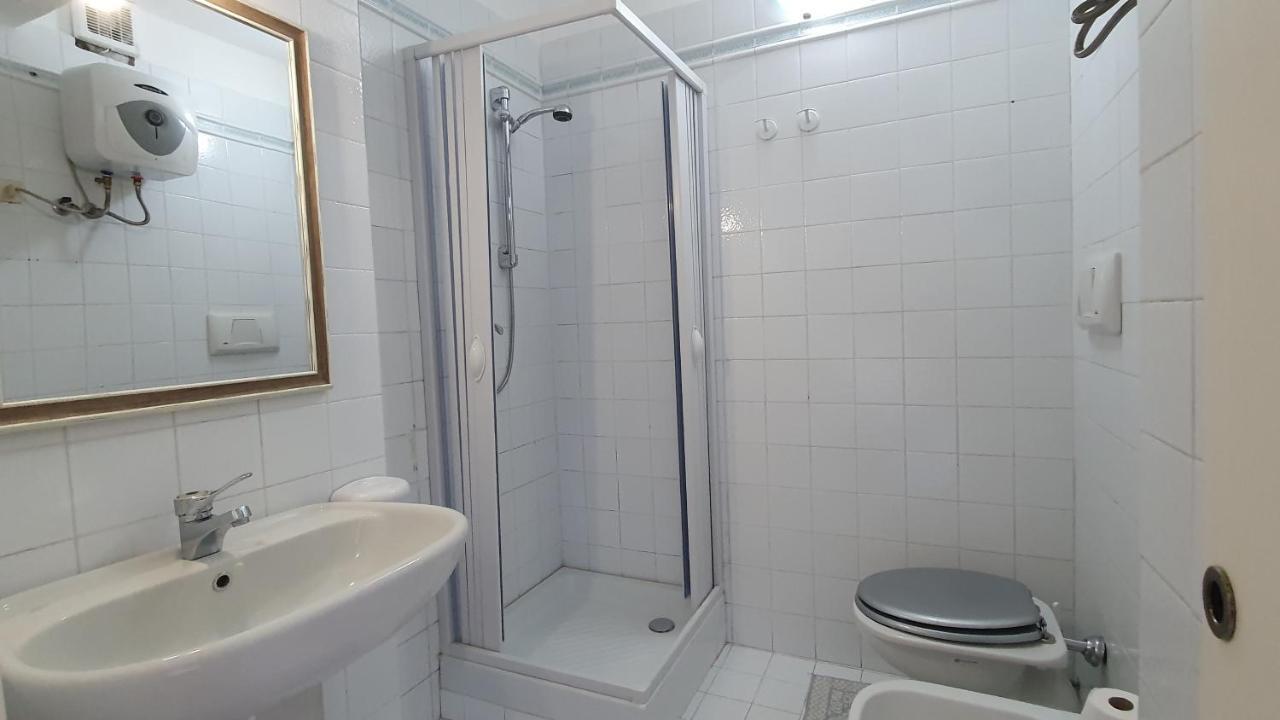 Em Holiday Apartment Quartu Sant'Elena Ngoại thất bức ảnh